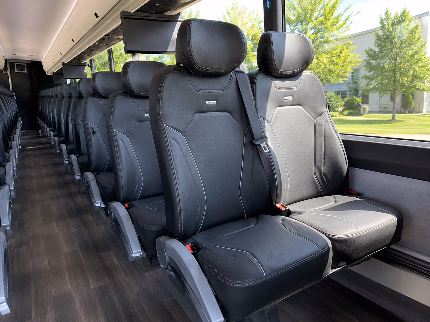pascocharterbusservices com makes it possible to tour red mountain ava without a single rideshare