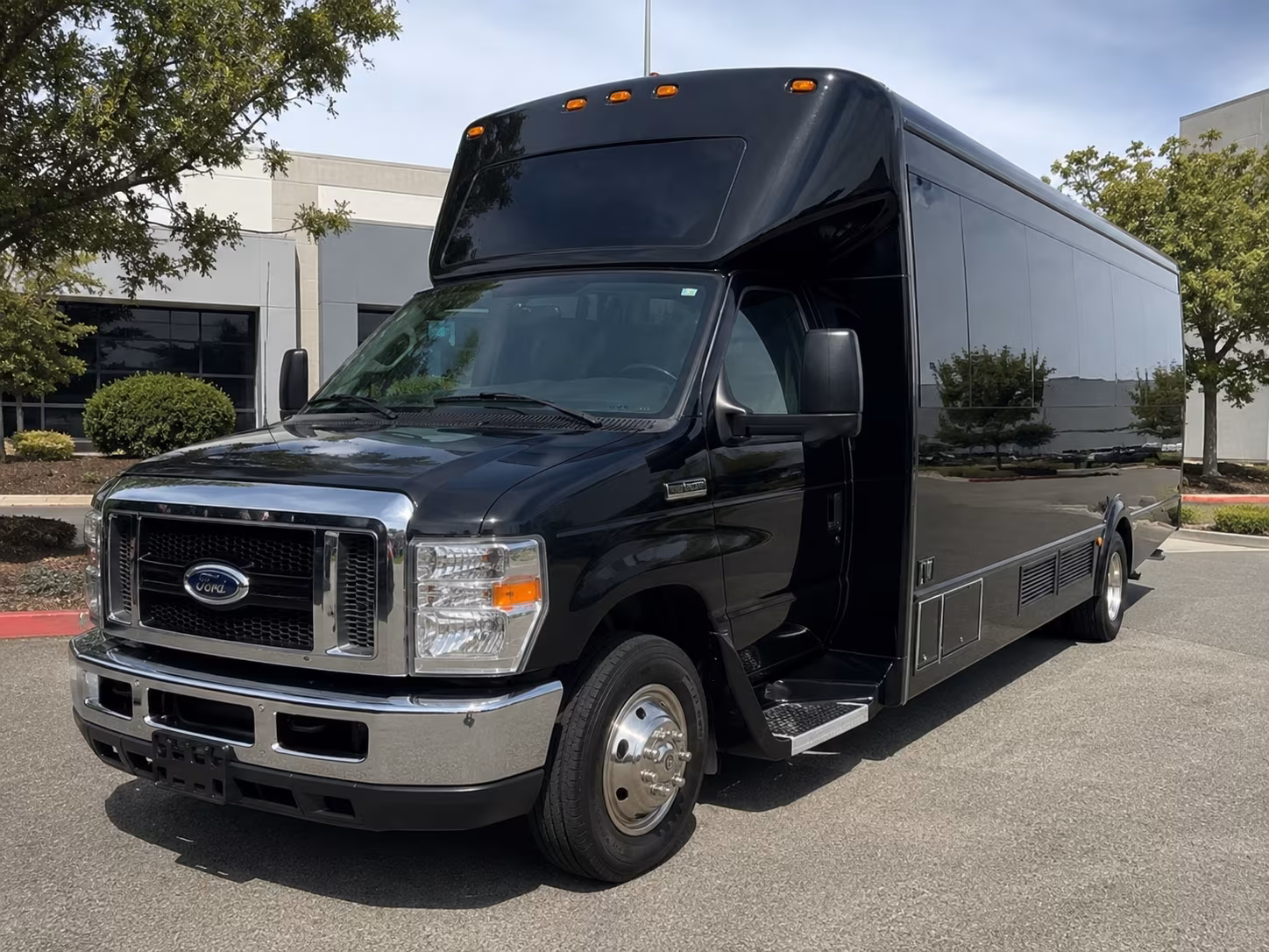 wine country winery tours from pasco are easy with a party bus